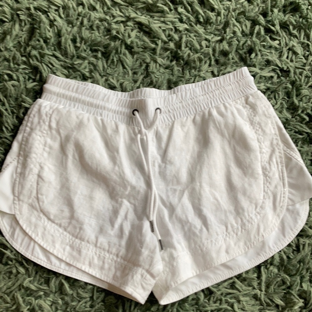 Athleta linen shorts white size 4 drawstring